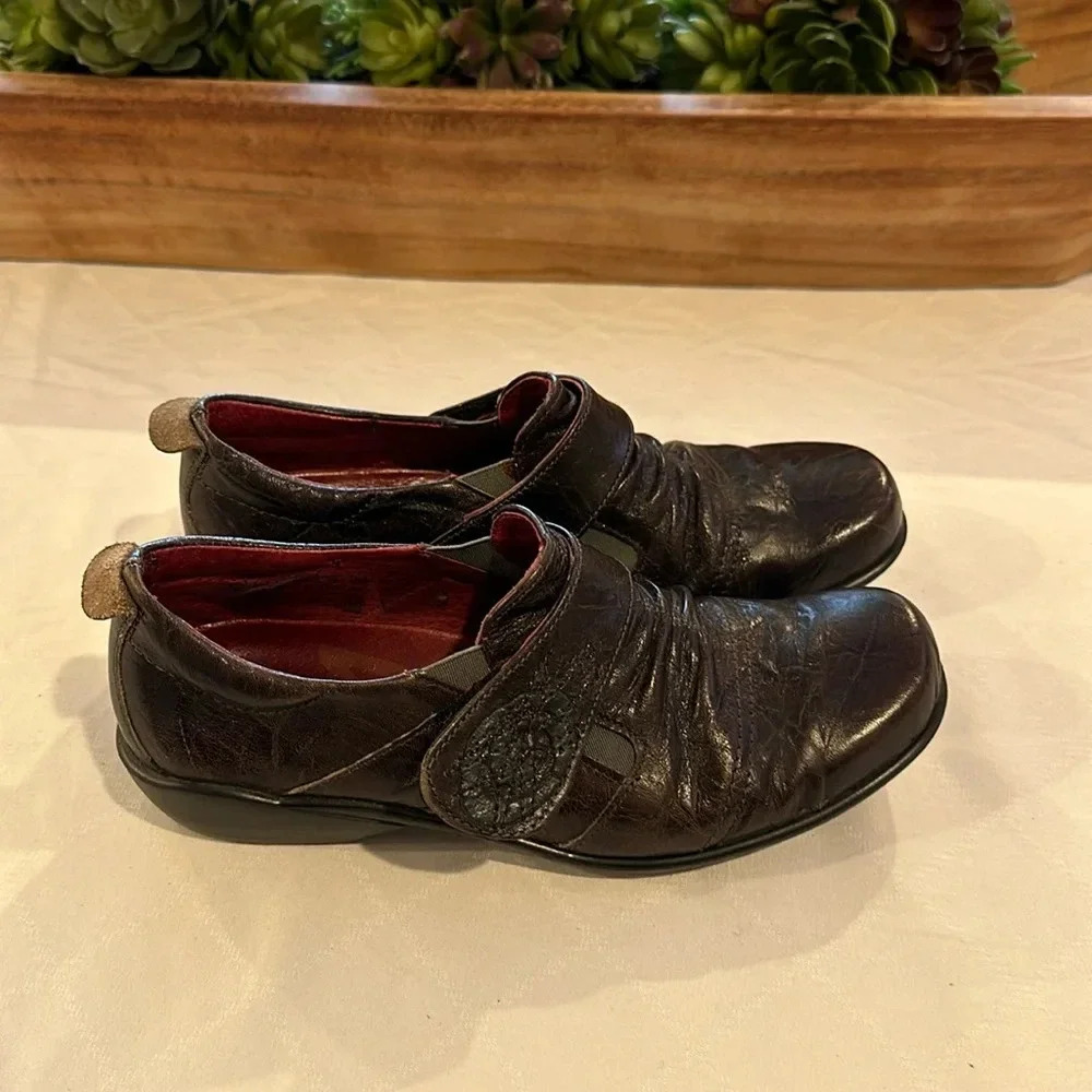 Romika city light Brown leather women’s size 36 slip on loafers shoes EUC